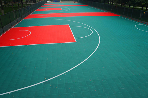 悬浮地板篮球场
